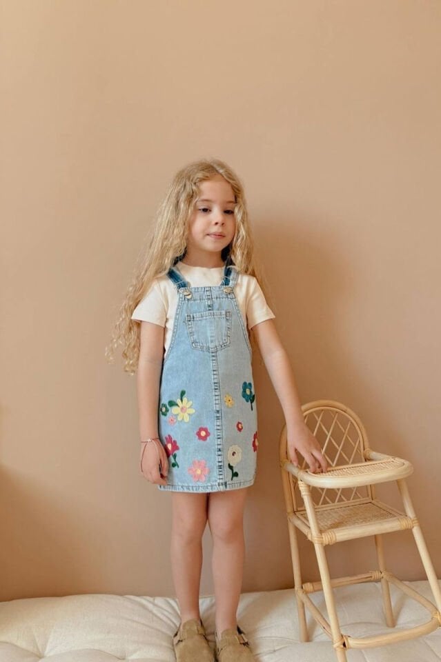 Çiçek Desenli Askılı Kot Elbise