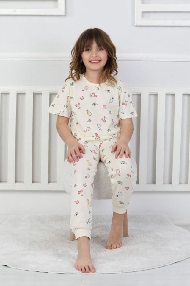 Meyve Desenli Kız Çocuk Pijama Takımı