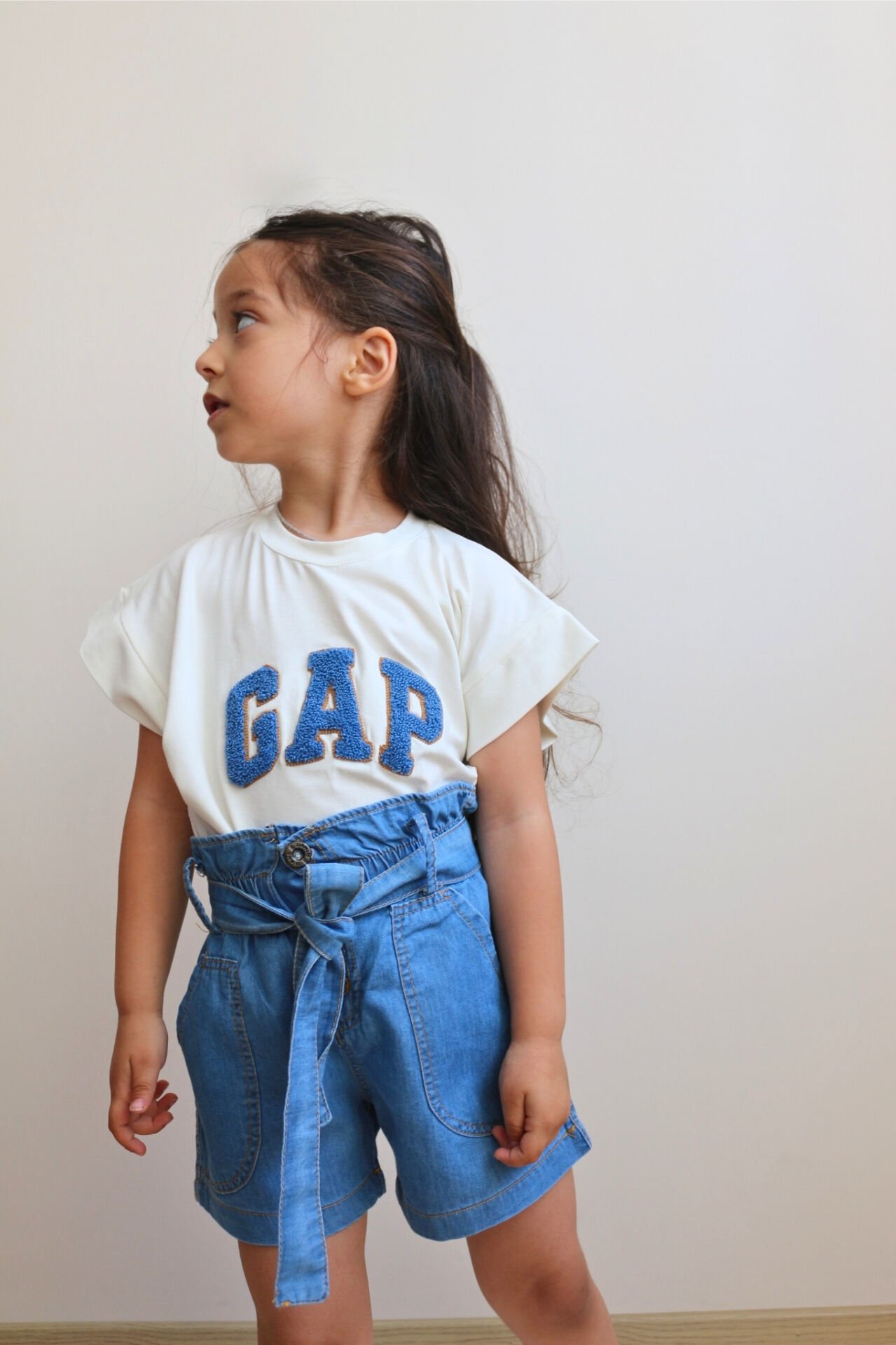 Kot Şortlu Kız Takım