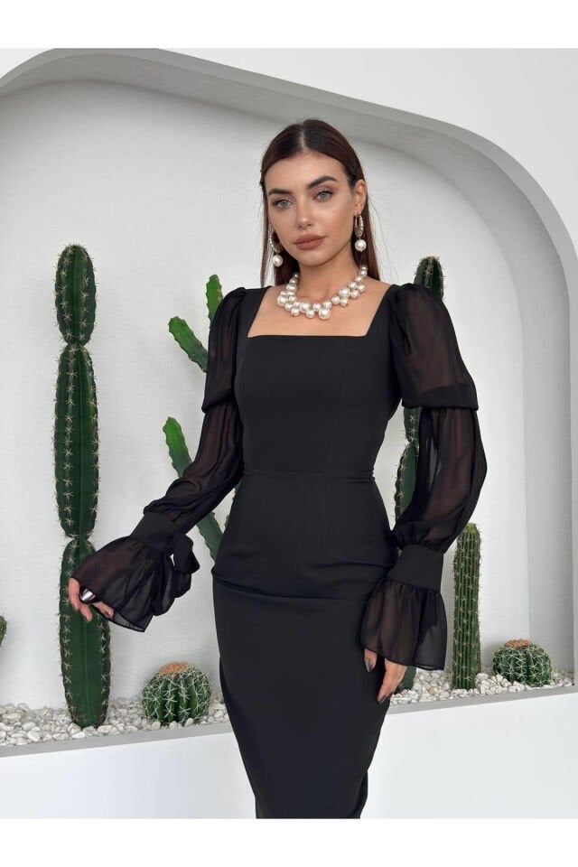 Kolları Fırfır Detaylı Elbise