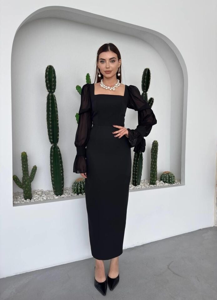 Kolları Fırfır Detaylı Elbise