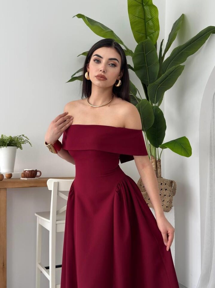 Atlas Kumaş Straplez Kloş Pileli Elbise