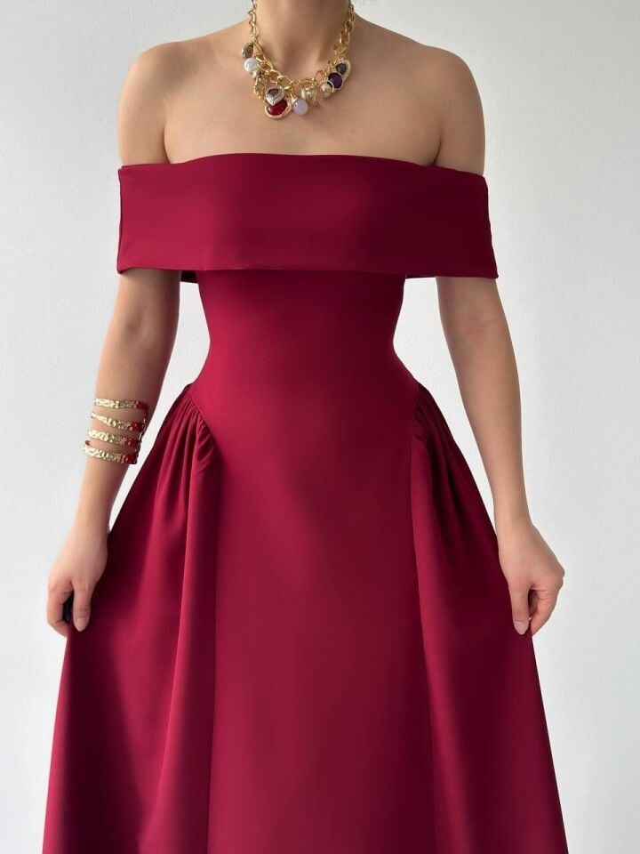 Atlas Kumaş Straplez Kloş Pileli Elbise