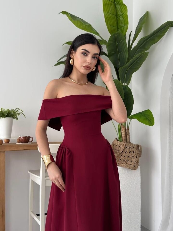 Atlas Kumaş Straplez Kloş Pileli Elbise